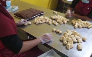 cara pengisian donat filling donita